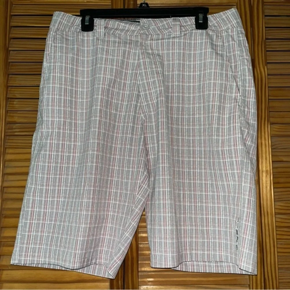 O’Neill Casual Flat Front Plaid Shorts‎ Size 32